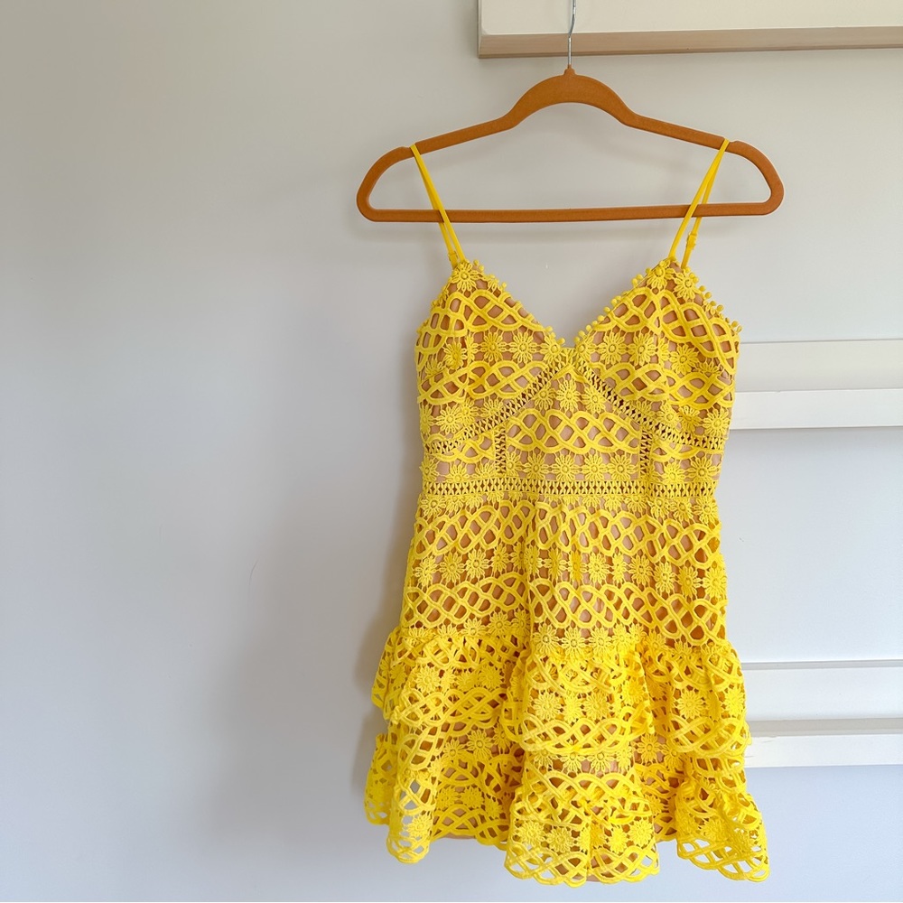 Lulus Yellow & Nude Underlay Crochet Lace Sleeveless Dress